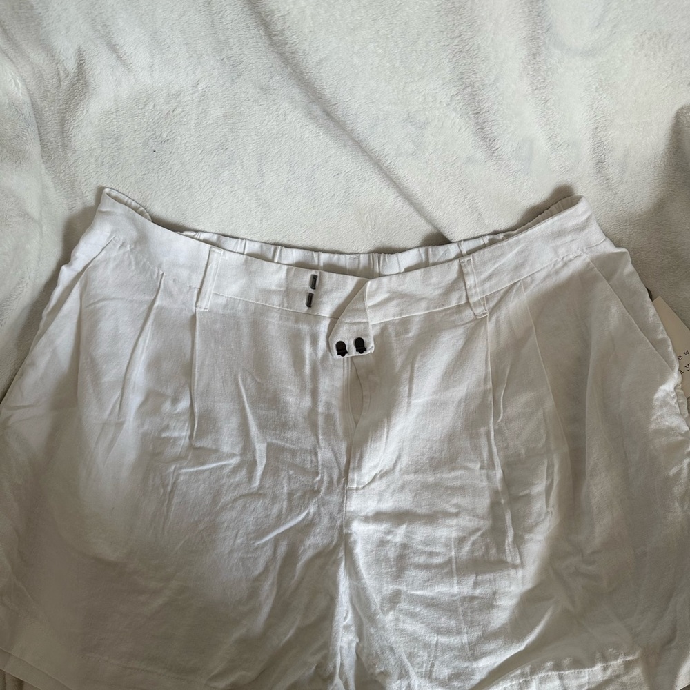 a new day Women's High Waist White Shorts